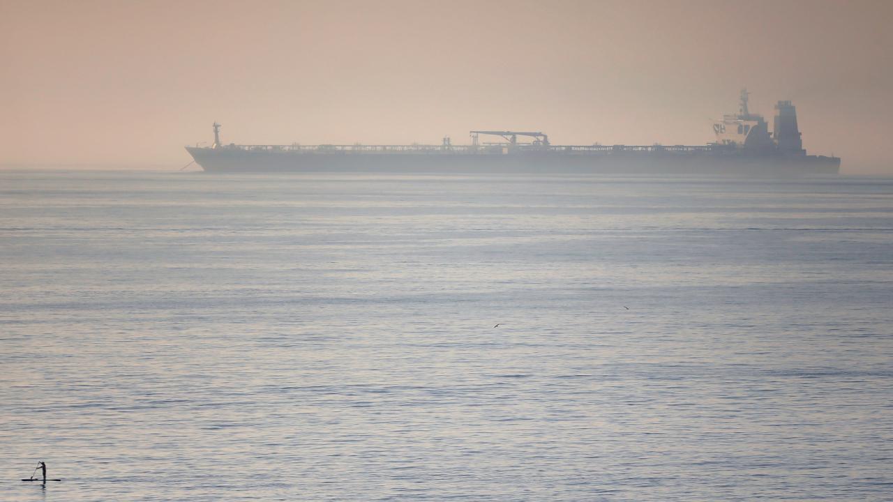 İngiltere Manş Denizi'nde Rus filosuna ait gizli tanker ele geçirdi