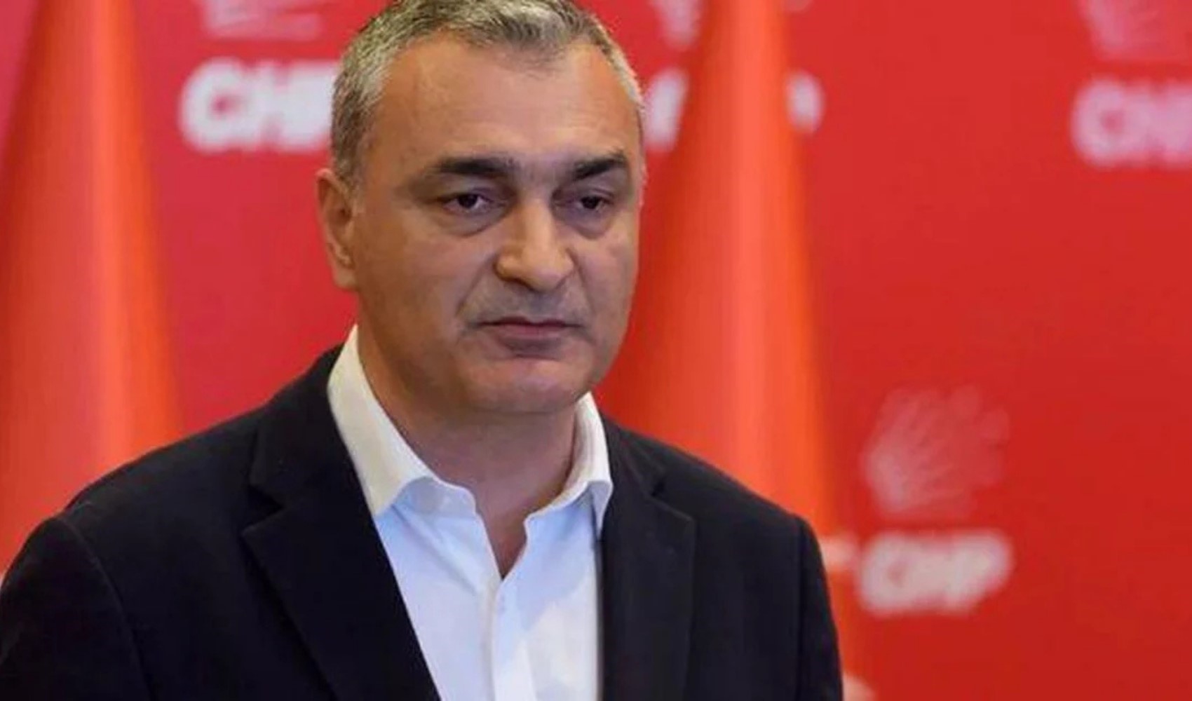 Adalar'da yeni dönem: Müslim Sarı'dan tebrik mesajı