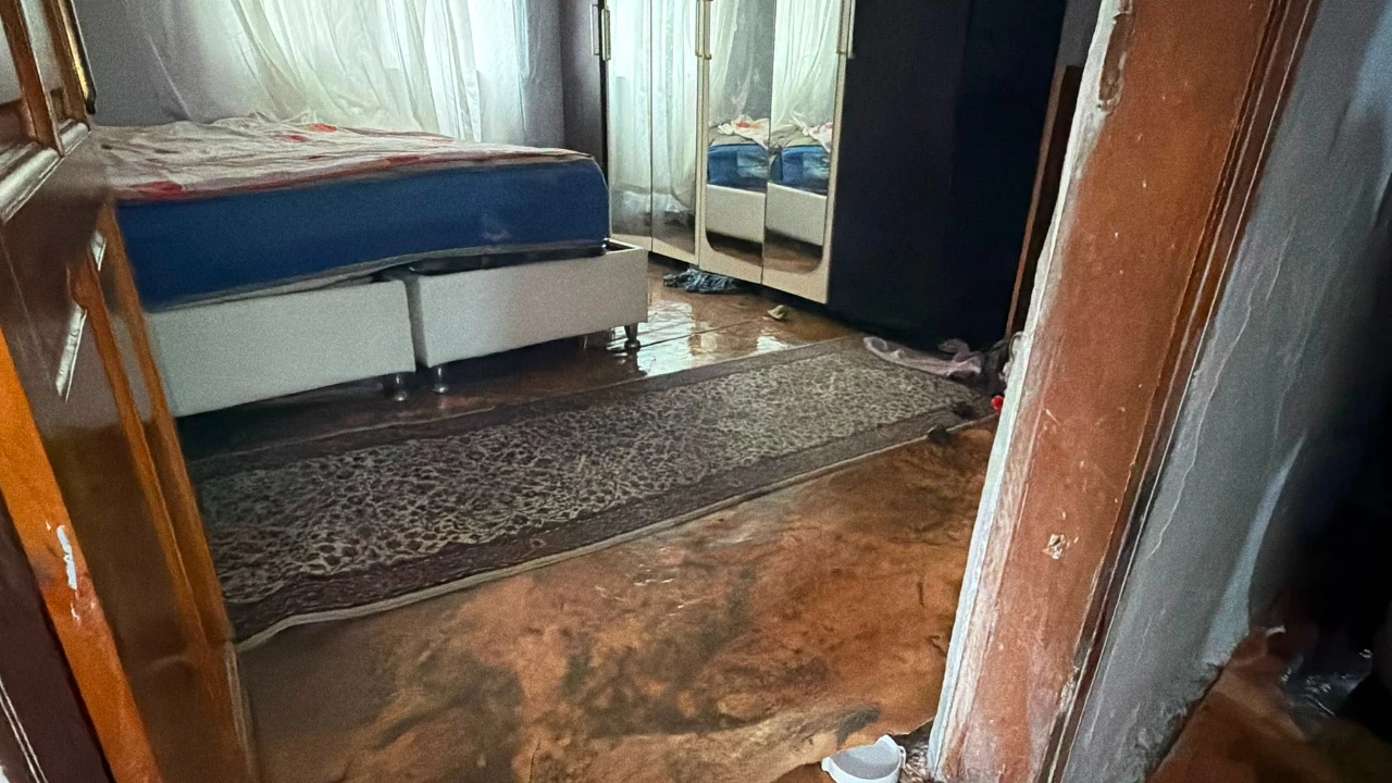 Kocaeli’de sağanak yağış hayatı olumsuz etkiledi: Yolları ve otogarı su bastı