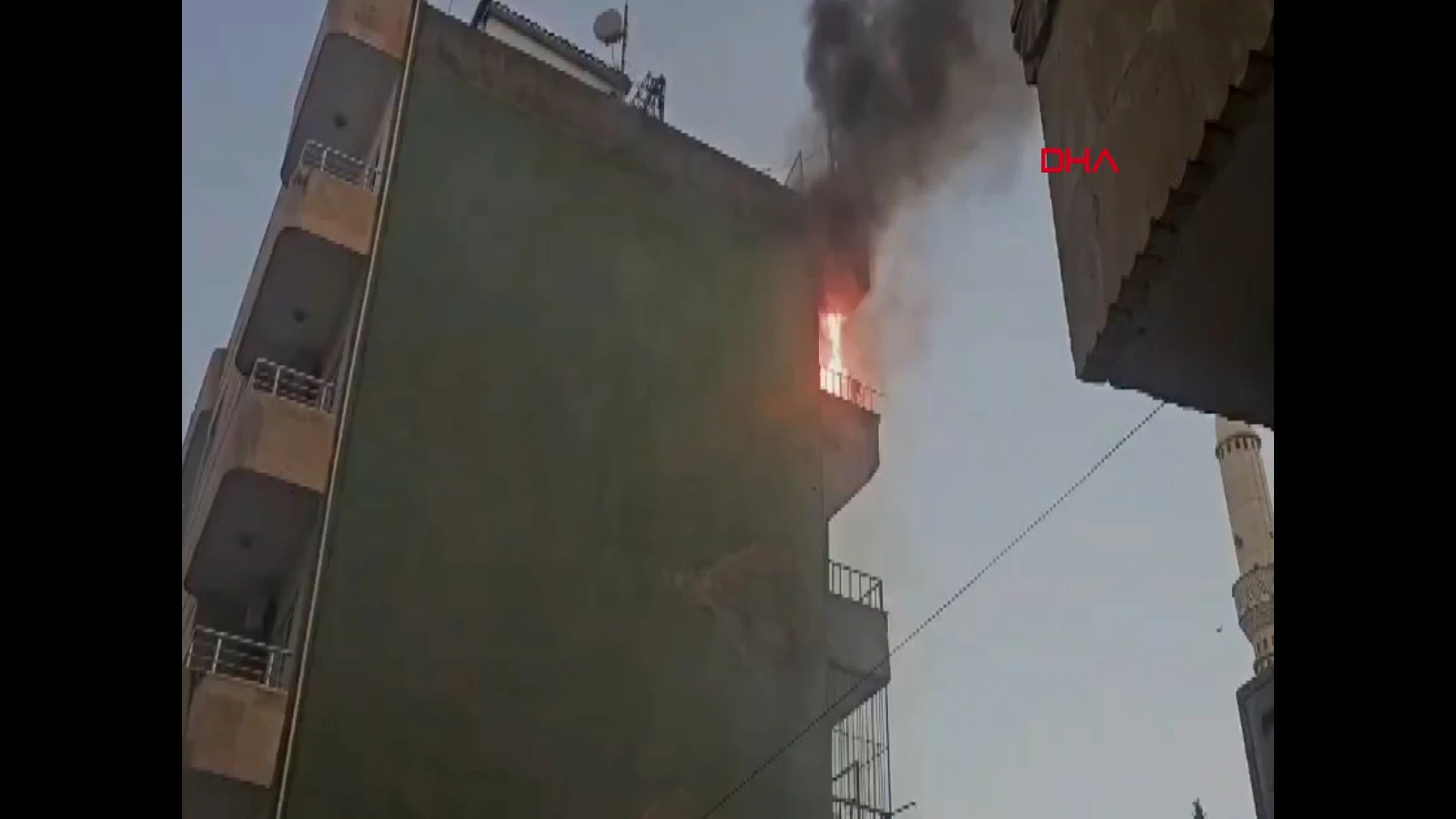 Mardin’de mutfak tüpü bomba gibi patladı: 2 yaralı