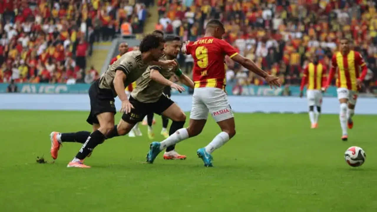 Süper Lig ekibine şok! İlgili maddeler ihlal edildi: FIFA transfer yasağı verdi