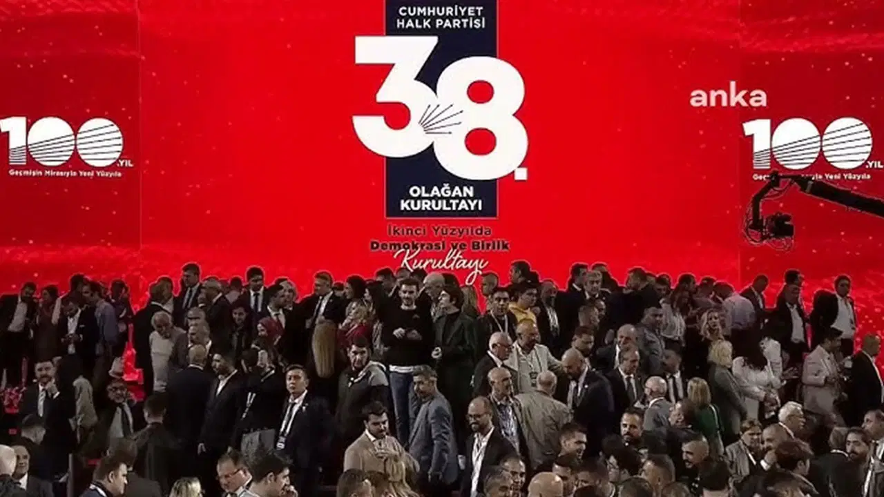 31 hukukçudan ortak görüş: CHP'de tedbir kararı kurultaya engel mi?