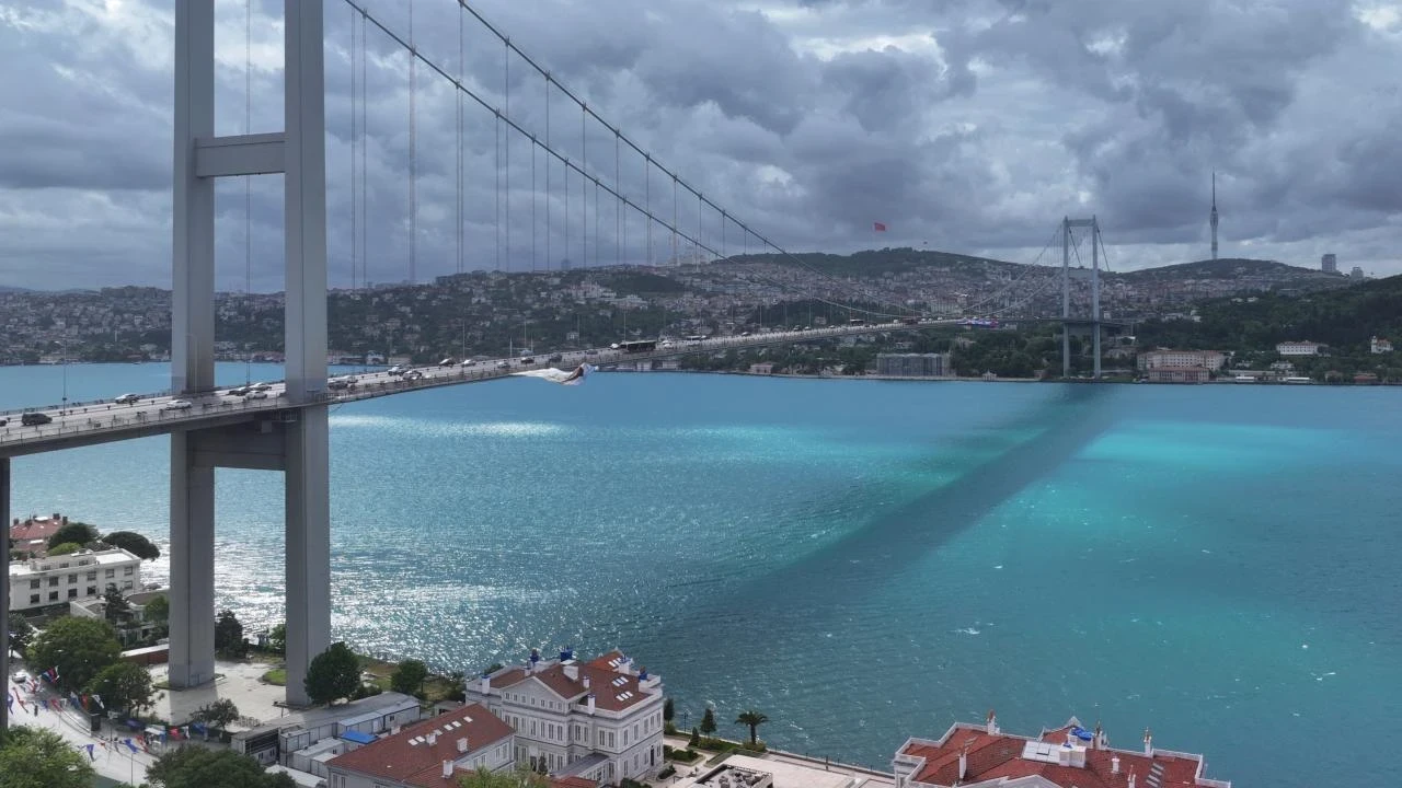 İstanbul Boğazı Gemi Trafiğine Kapatıldı