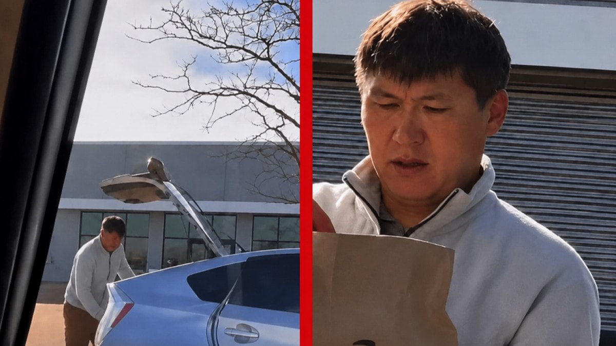 Eski bakanın yeni hayatı gündem oldu! ABD'de Paket dağıtırken görüntülendi