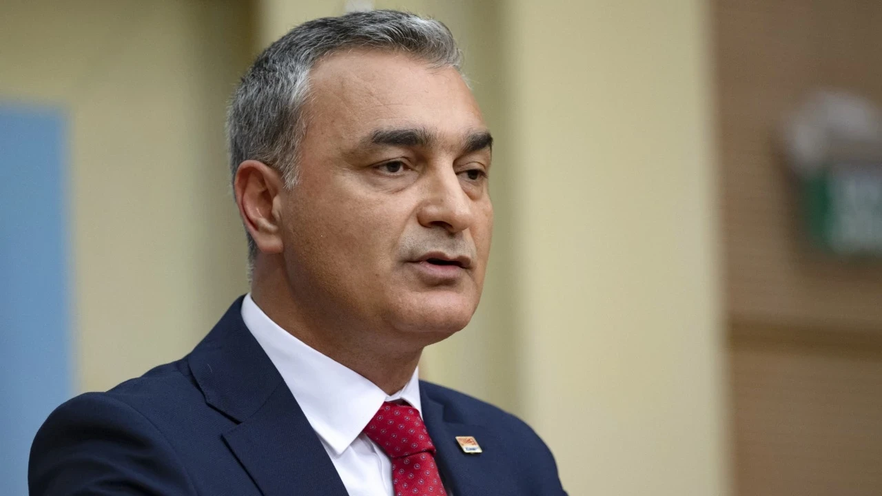 Özgür Özel'in hamlesi sonrası CHP'den kurultay açıklaması