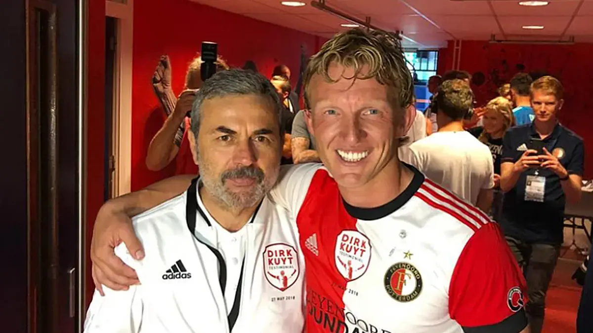 Dirk Kuyt, Fenerbahçe'den haber bekliyor