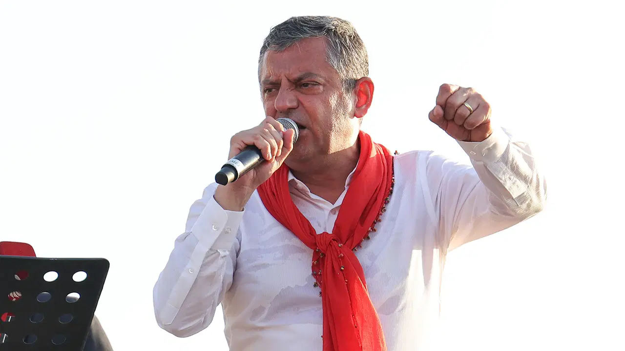 Özgür Özel'den dikkat çeken paylaşım: 'Türkiye'de yeni bir yol açıyoruz'