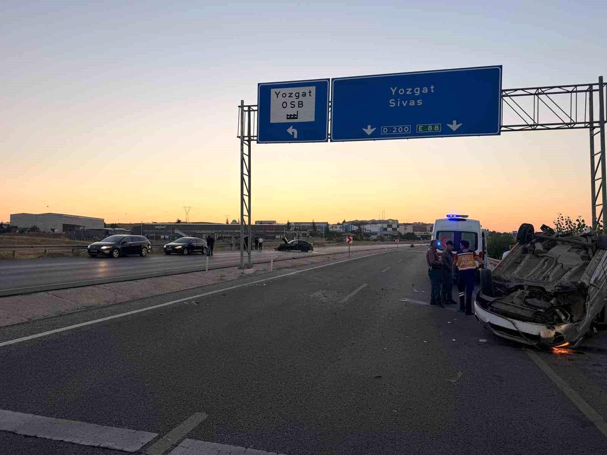 Yozgat'ta iki araç çarpıştı: 2 yaralı