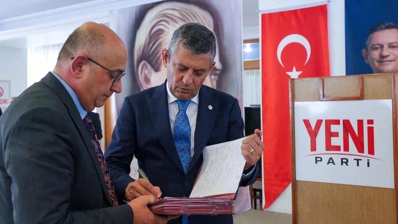 Tartışmaları odağı olmuştu: YENİ Parti logosu için yeni karar! 6 kişilik kadro belli oldu