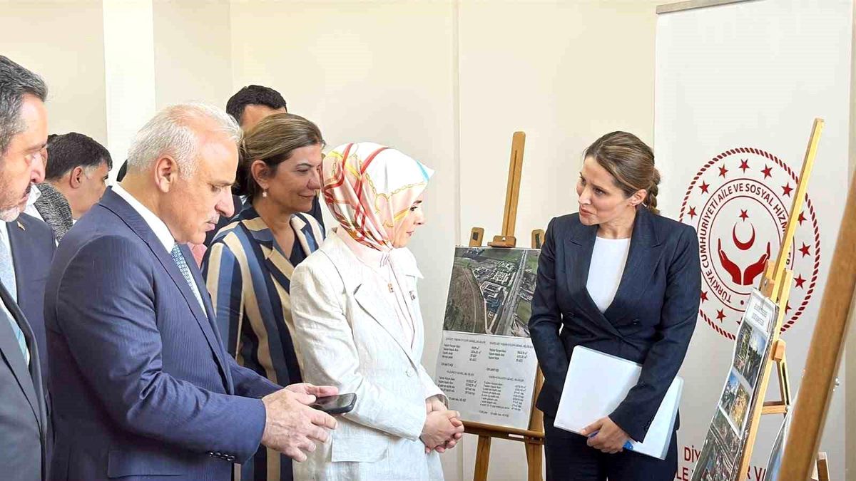 Bakan Göktaş, Diyarbakır'ın ilk huzurevinin olduğu kampüste incelemelerde bulundu