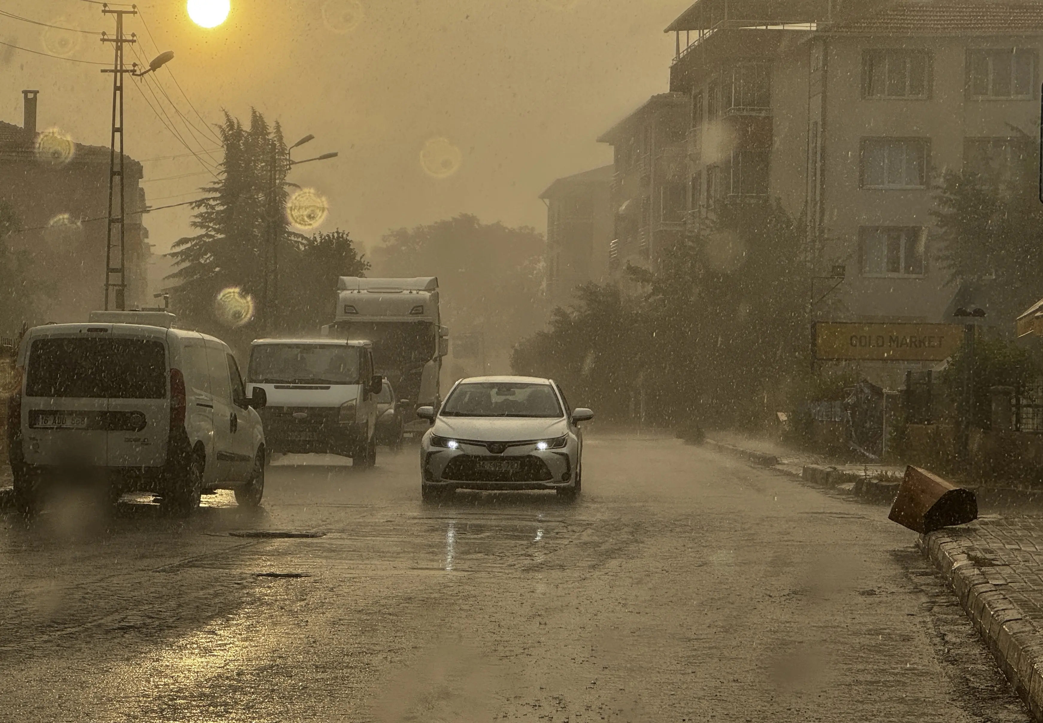 Meteorolojiden sağanak yağış uyarısı: Etkisini üç gün boyunca gösterecek