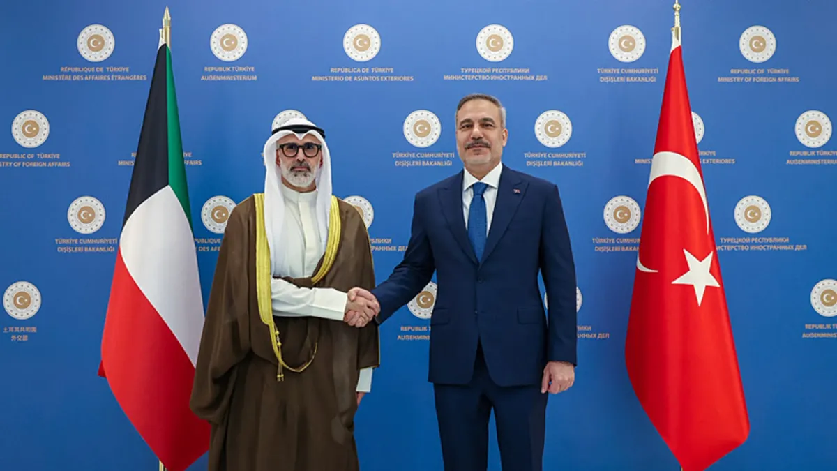 Bakan Fidan Kuveytli mevkidaşı ile bir araya geldi!