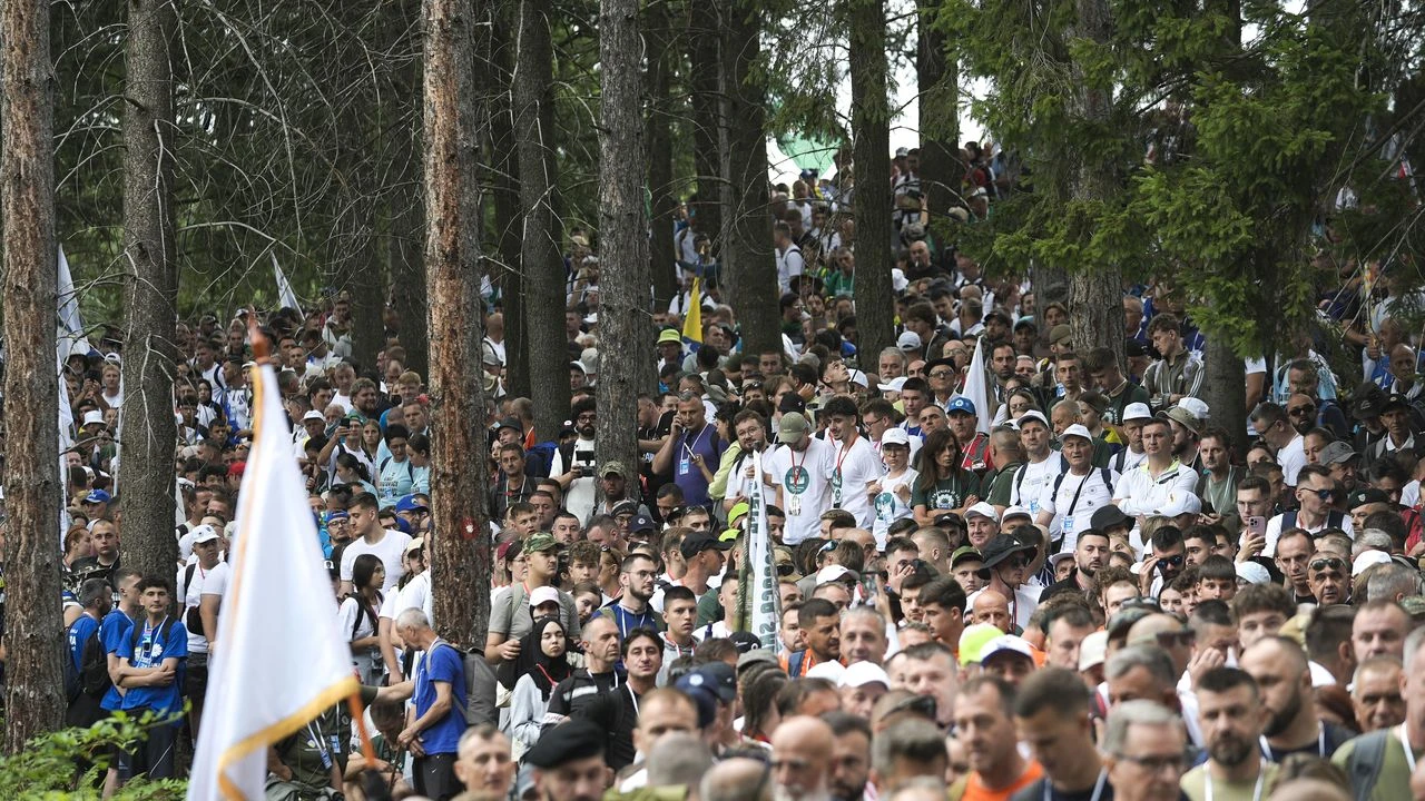 Srebrenitsa Soykırımı'nın 31. yılında Barış Yürüyüşü başladı