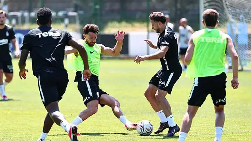 Beşiktaş, Midtjylland mesaisini sürdürdü