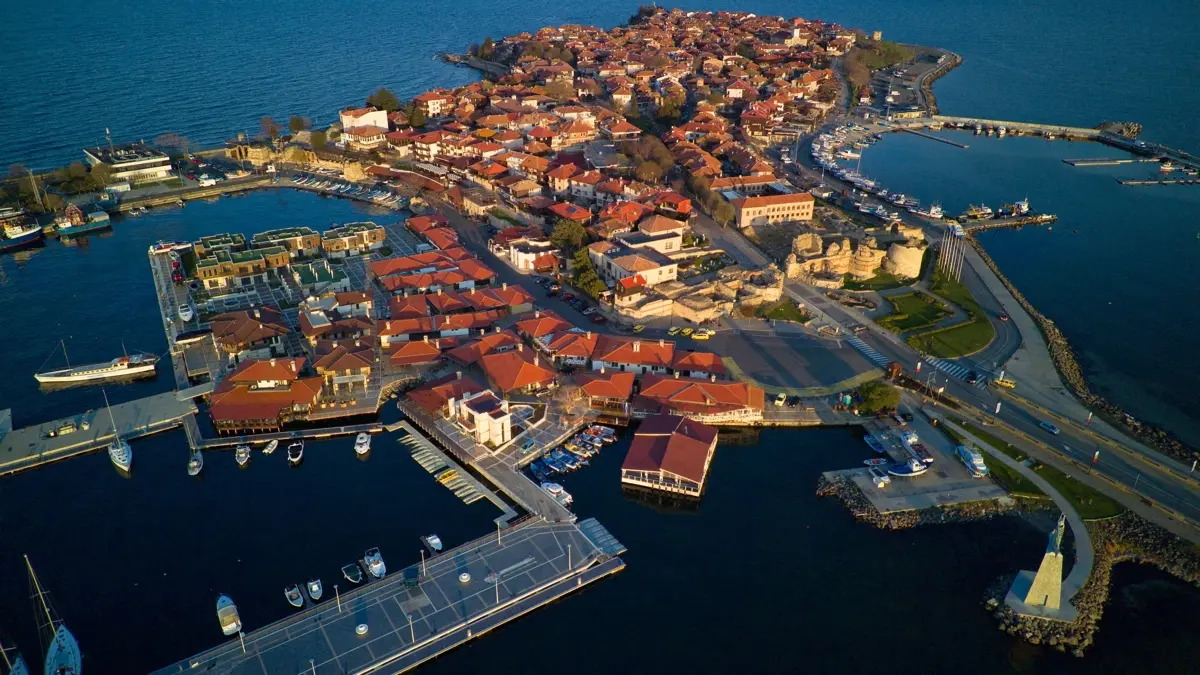 Bulgaristan'ın Karadeniz kıyısında: Nessebar tarihi ve denizi aynı rotada buluşturuyor!