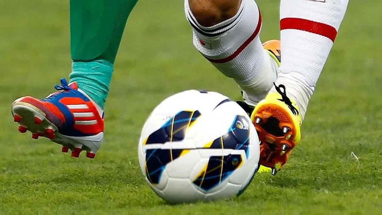 Türk futbolcunun oyuncu fabrikasıydı! Şok kararı duyuruldu: Ligden çekildiler