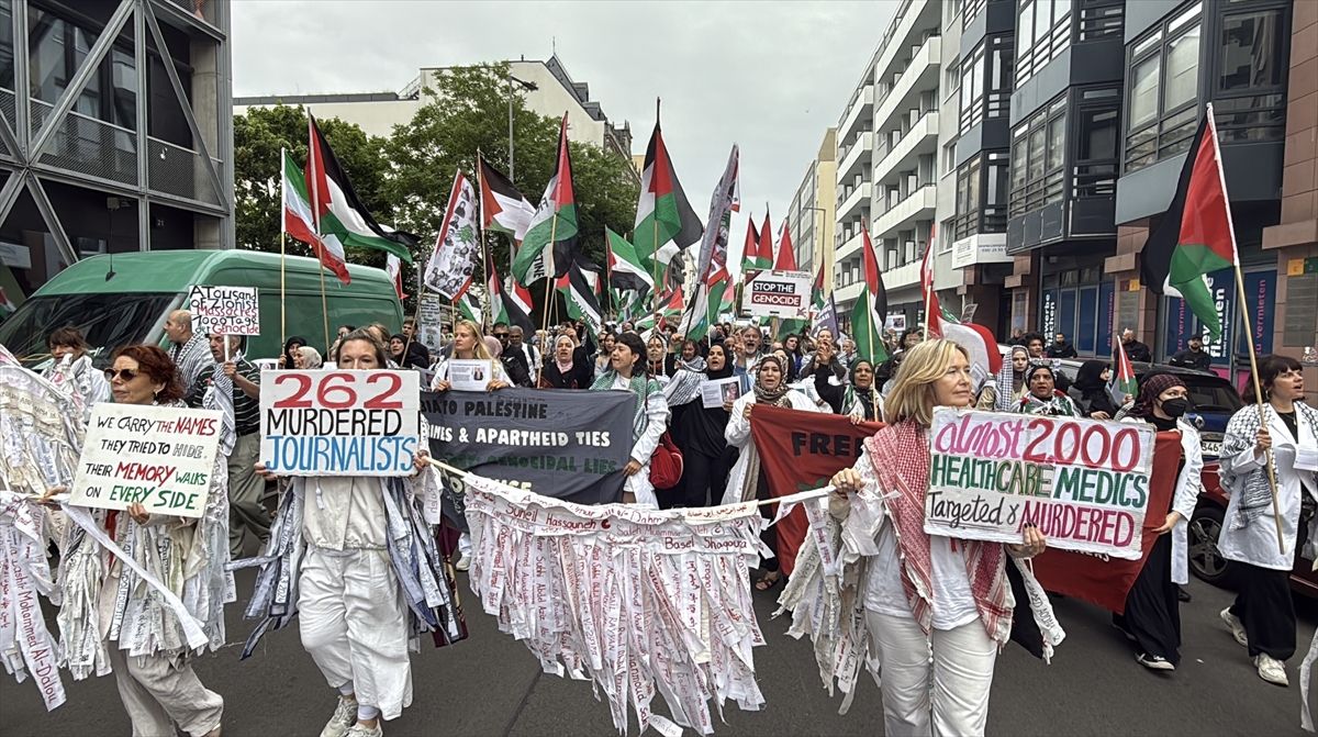 Berlin'de Filistin'e destek gösterisi yapıldı
