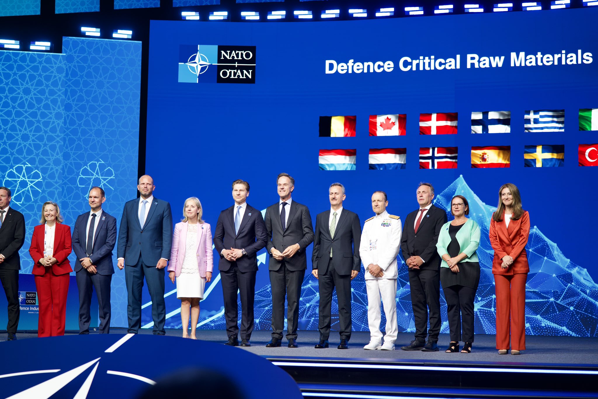 NATO’dan kritik ham madde girişimi