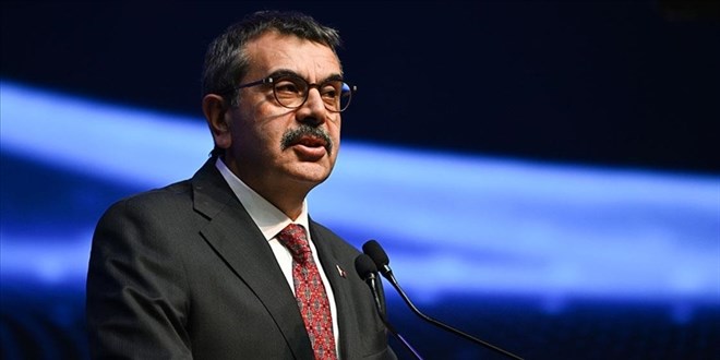 Bakan Tekin'den karne günü mesajı: Yaz tatilini kitap okuyarak ve yeni beceriler kazanarak değerlendirin