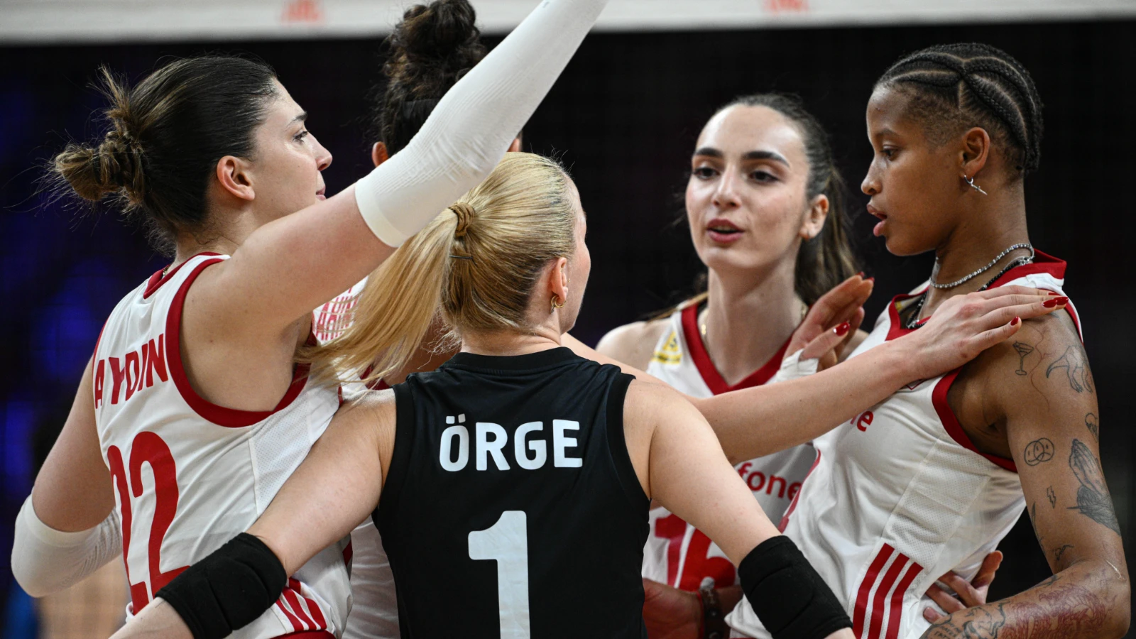 Filenin Sultanları nefes kesen maçta Çin’i altın sette devirdi