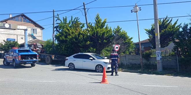 Otomobilde başından vurulmuş halde bulunan genç hayatını kaybetti
