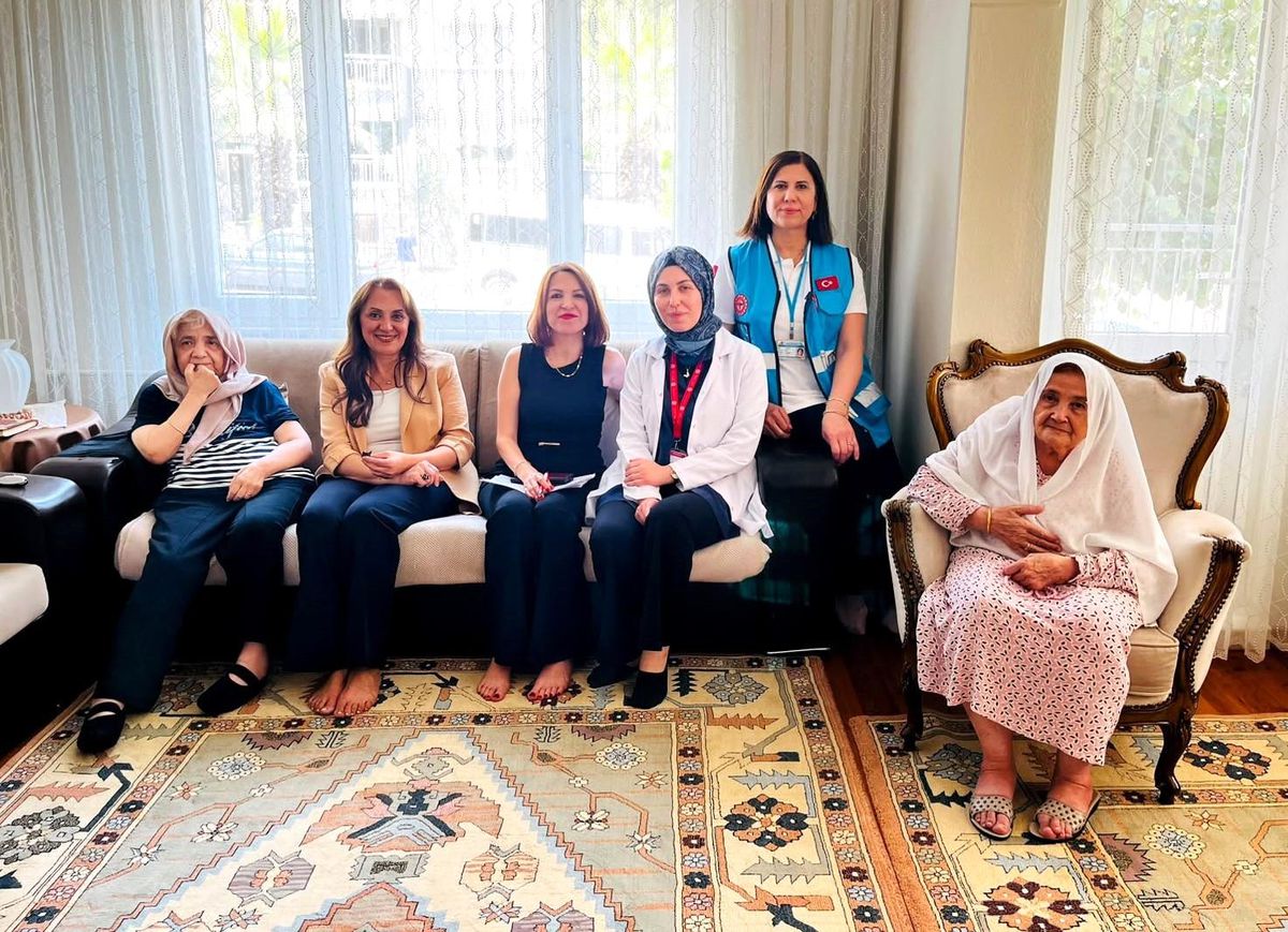 Denizli'de evde sağlık hizmetinden faydalanan hastalar ziyaret edildi