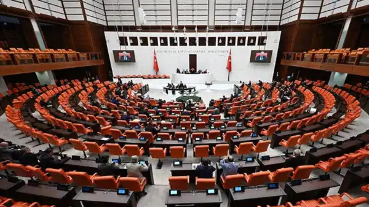 Alkollü içki satışıyla ilgili değişiklikleri de içeren kanun Resmi Gazete'de