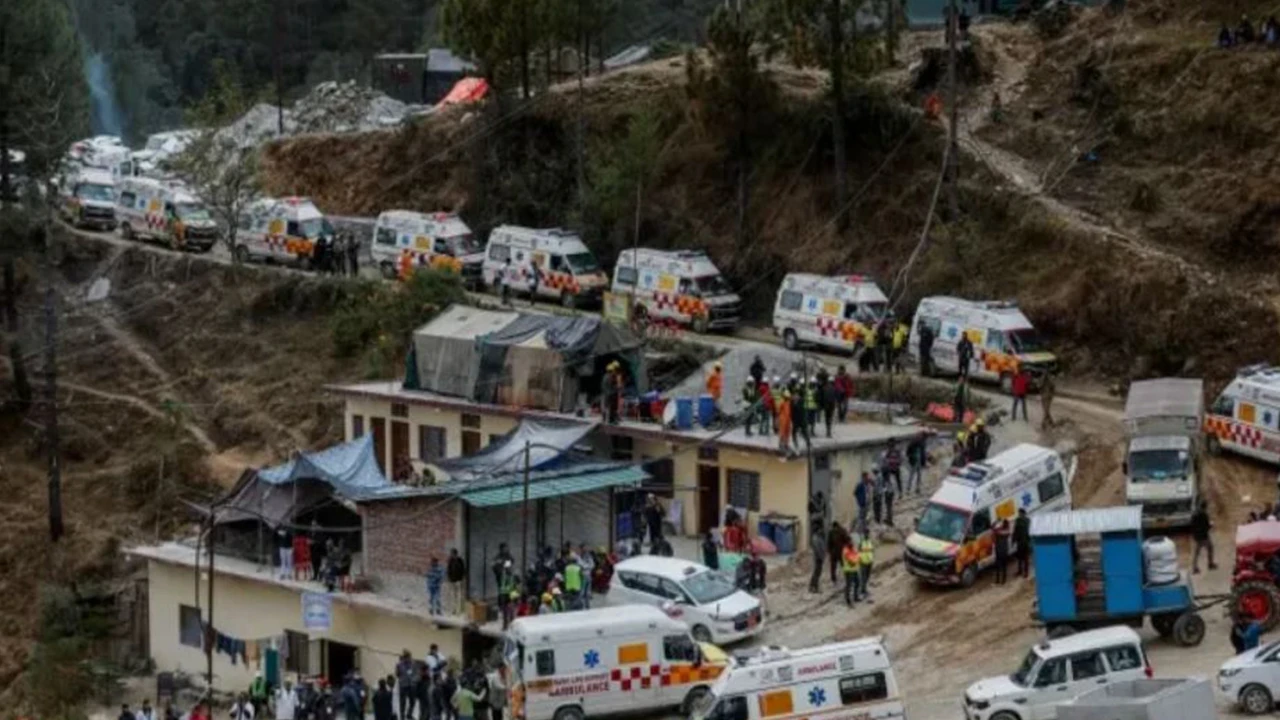 Hindistan'da tünel çöktü: Ölenlerin sayısı 25'e yükseldi