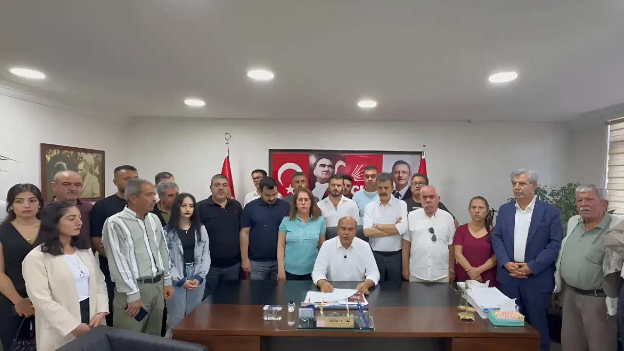CHP'li il başkanı duyurdu: 'Butlan ekibi il binamıza kapıları kırarak girdi'