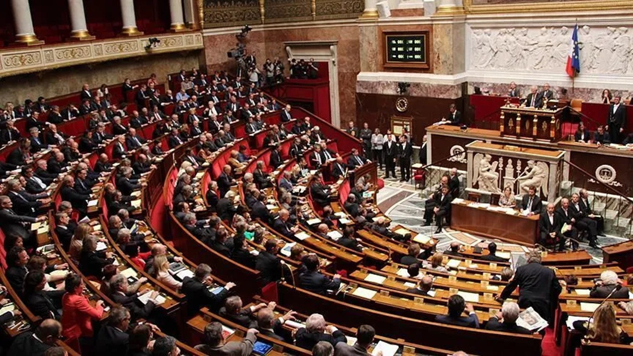 Fransa’da 'ölmeye yardım' düzenlemesi parlamentodan geçti