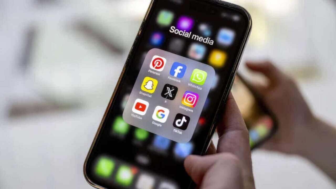 Çekya, öğrencilerin telefon kullanımına sınırlama getiriyor