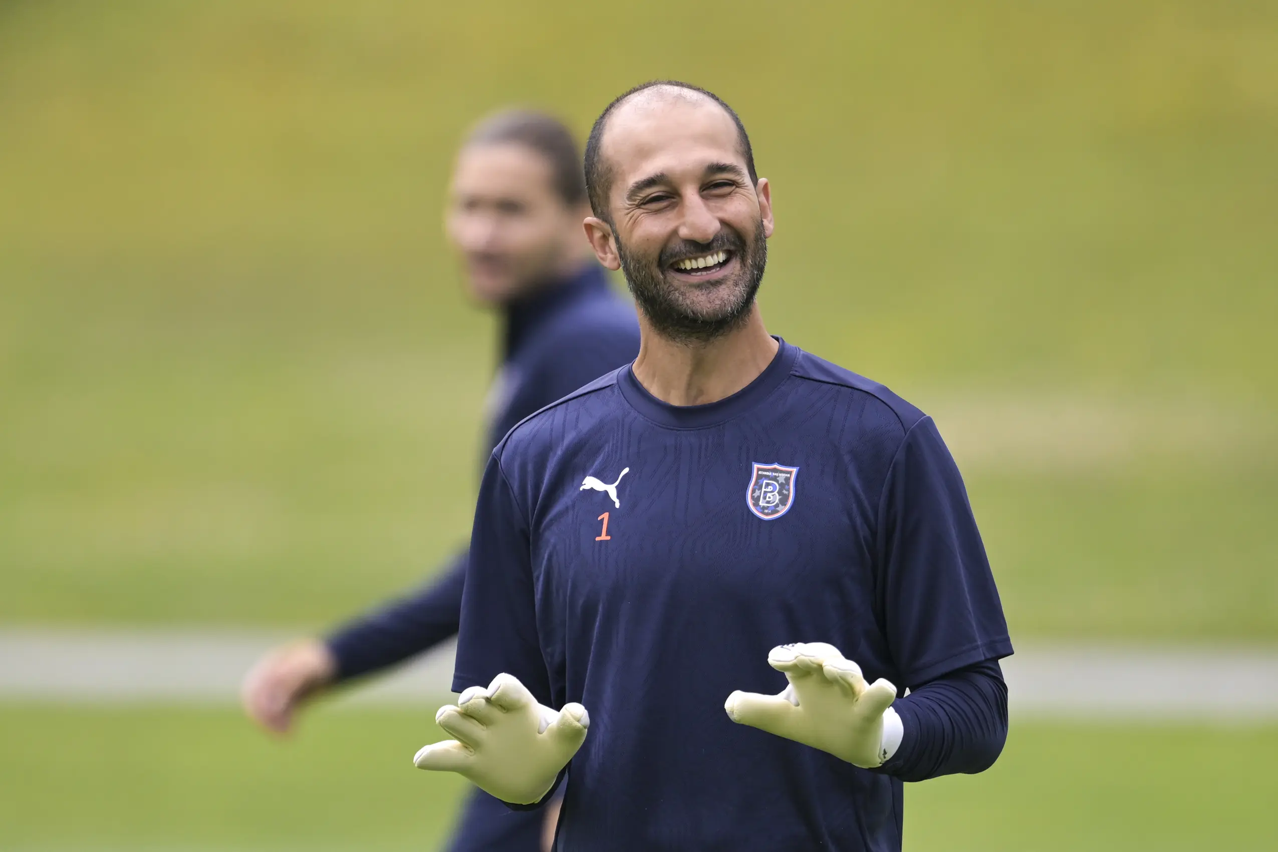 RAMS Başakşehir, Volkan Babacan'ın sözleşmesini uzattı