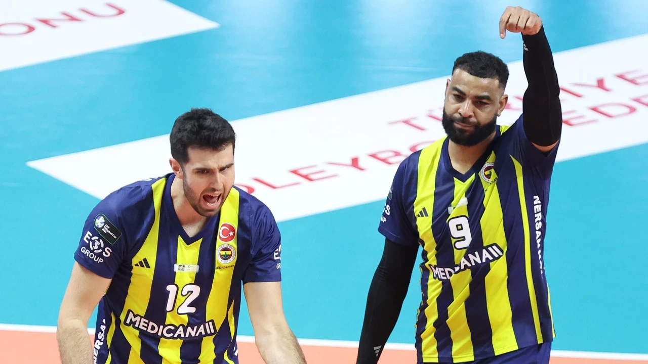 Fenerbahçe'nin iki yıldızı birbirine girdi: 'Kendi derilerini kurtarmak için...'