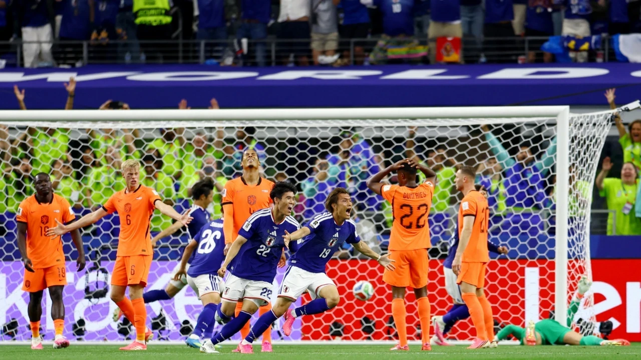 Japonya pes etmedi, Hollanda 89'da yıkıldı: 2-2