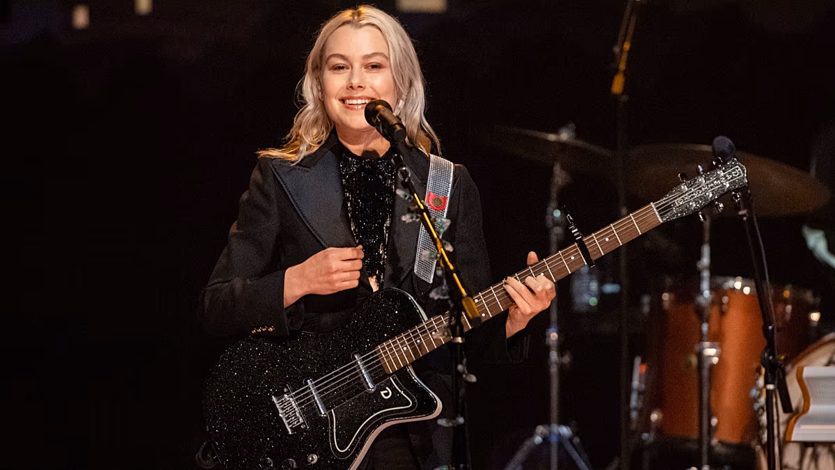 Phoebe Bridgers solo molasından sonra yeni albümünü duyurdu