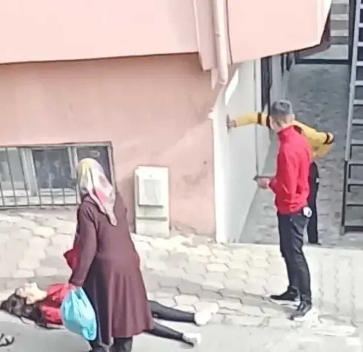 Yargıtay'ın bozduğu beraat kararının ardından yeniden yargılanan Durdu Gevşek'e eşini öldürmekten ağırlaştırılmış müebbe..
