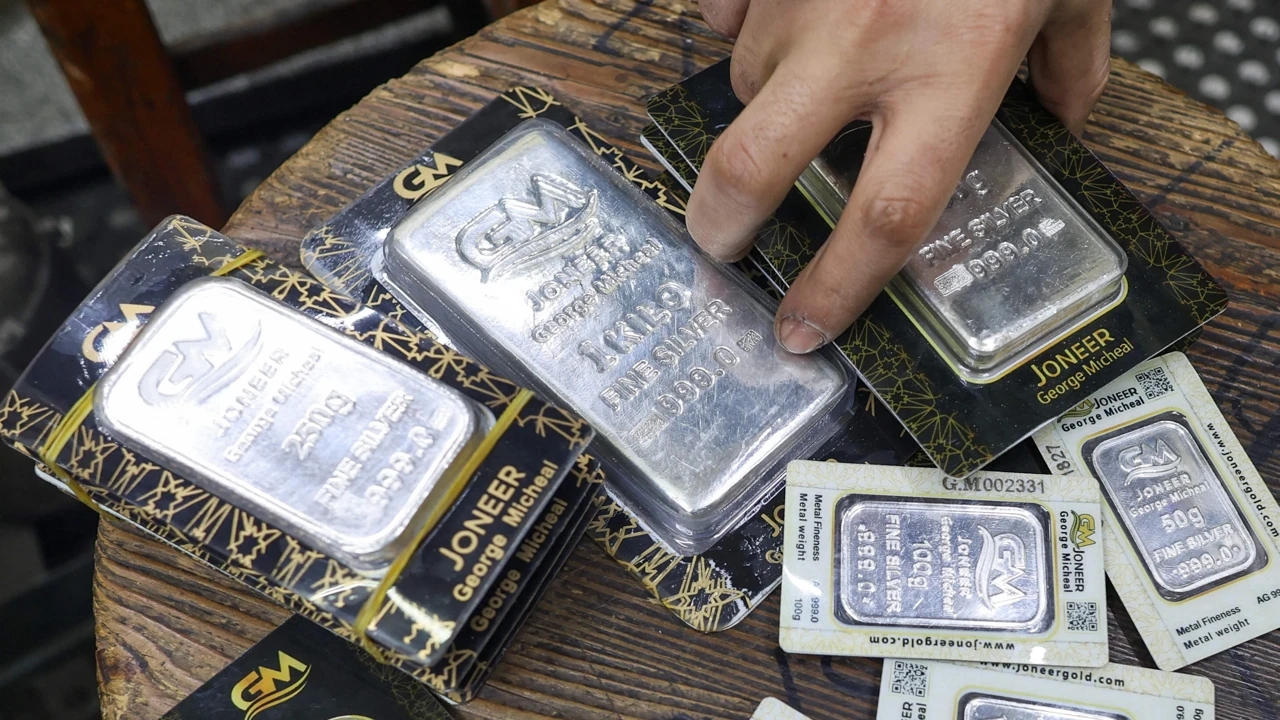 Gümüşte yön yukarı: 60 doları gördü