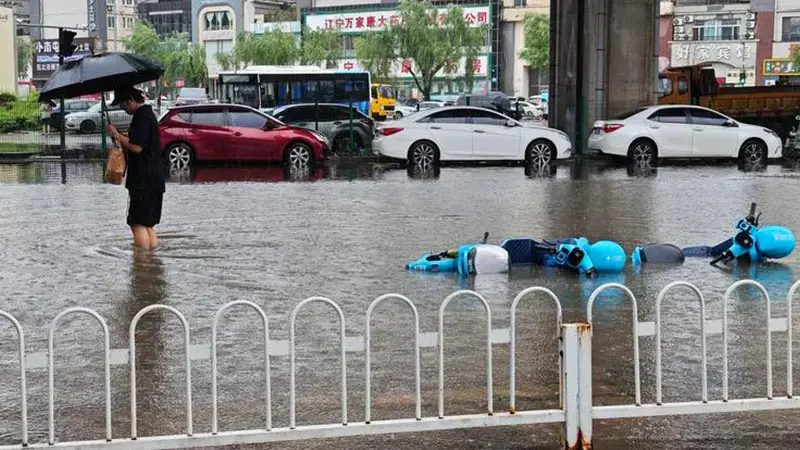 Çin'de 'Bavi Tayfunu' nedeniyle 260 bin kişi tahliye edildi