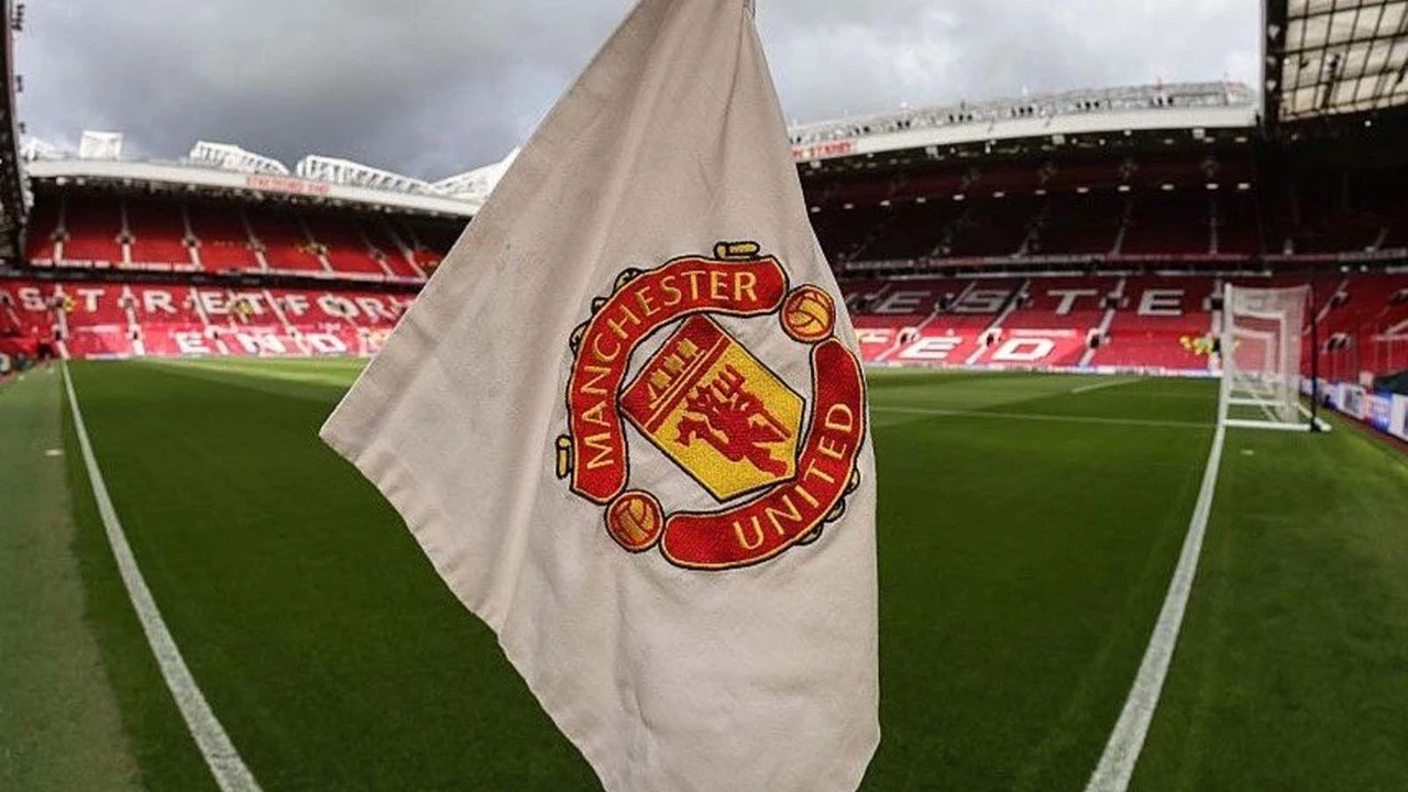 Manchester United’da büyük değişim! 3 yıldızla yollar ayrıldı