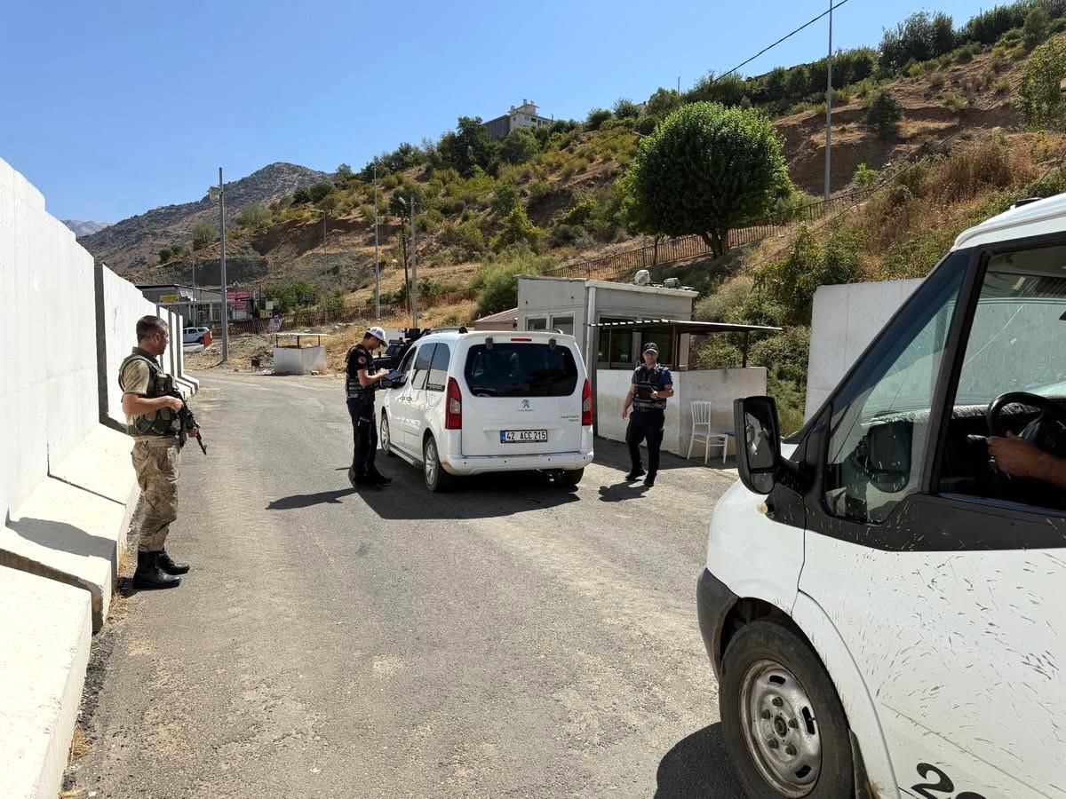 Sason'da "Huzurlu Sokak Uygulaması" denetimleri sürüyor