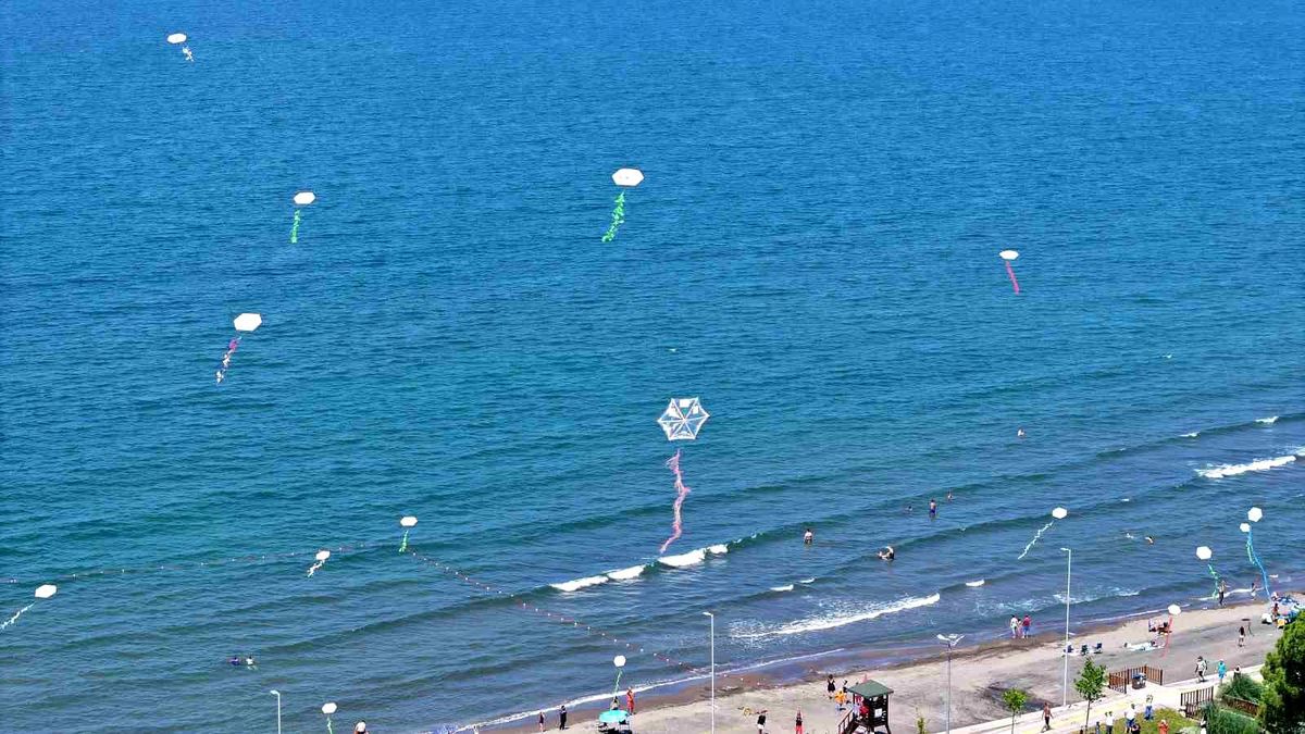 Ordu'da 120 uçurtma çocukların mutluluğuyla gökyüzünde buluştu