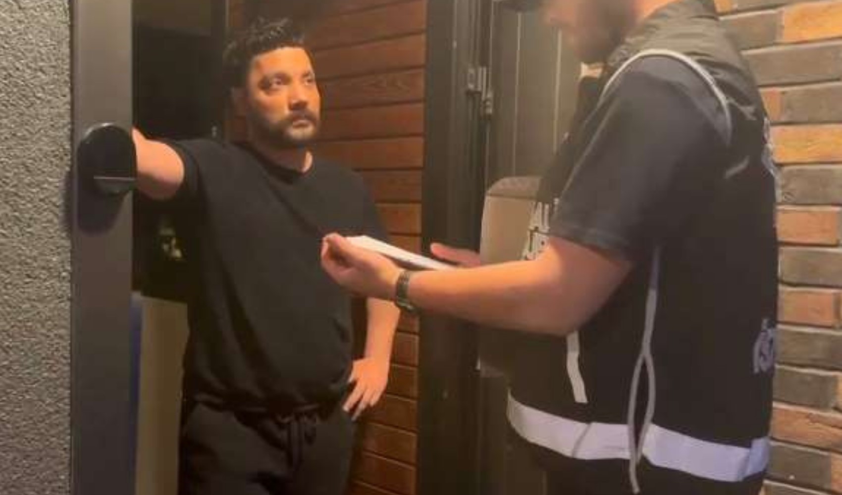 Oğuzhan Uğur'un gözaltına alındığı anların ilk görüntüleri ortaya çıktı