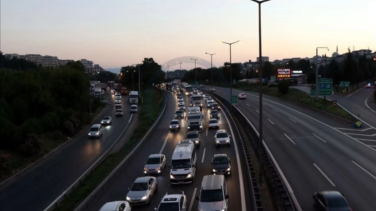 Anadolu Otoyolu'nda çalışma: İstanbul yönü daralacak