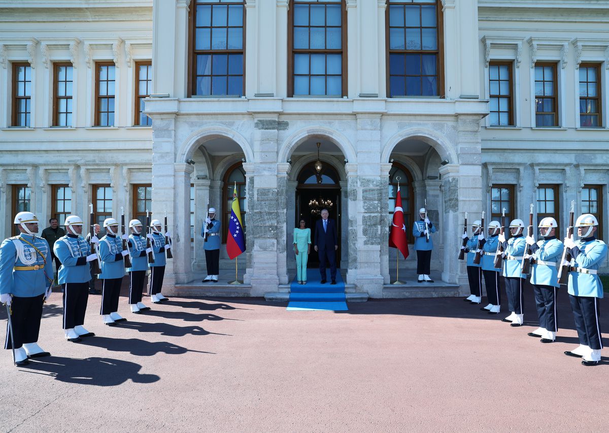 Cumhurbaşkanı Erdoğan, Venezuela Geçici Devlet Başkanı Rodriguez'i Dolmabahçe'de kabul etti