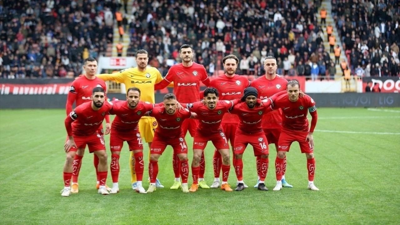 Çorum FK'yı bıraktı İstanbul takımıyla anlaştı