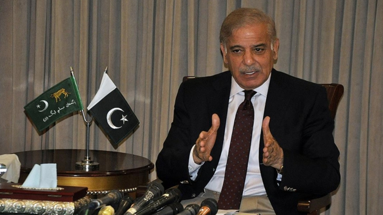 Pakistan Başbakanı Şerif, İsviçre gezisini erteledi