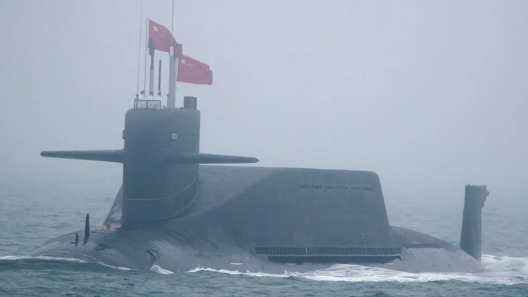Çin'den stratejik deneme: Denizaltından füze fırlattı