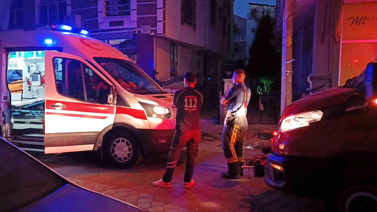 Kötü koku ihbarına giden ekipler bozulmuş etle karşılaştı