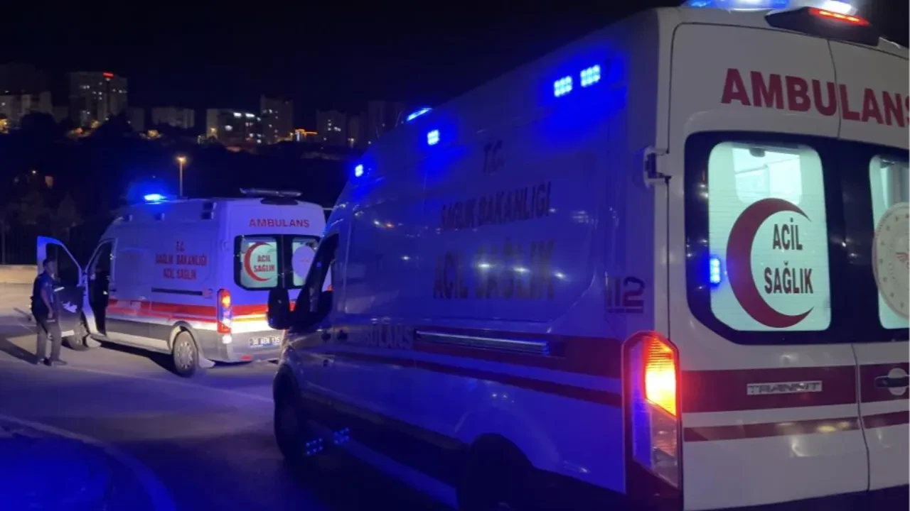 Kayseri'de bıçaklı kavga: 1’i ağır 3 kişi yaralı