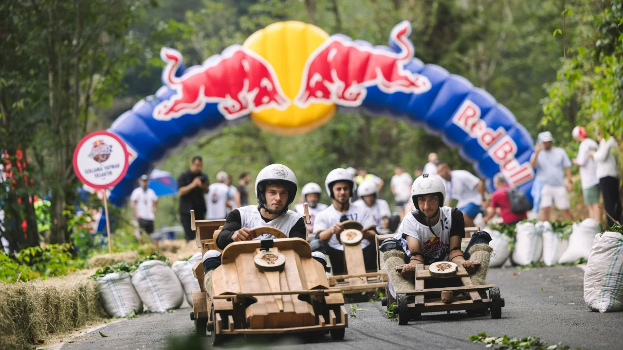 Red Bull Formulaz’ın 16. yıl heyecanı başlıyor: Tahta arabalar Rize'de piste çıkıyor